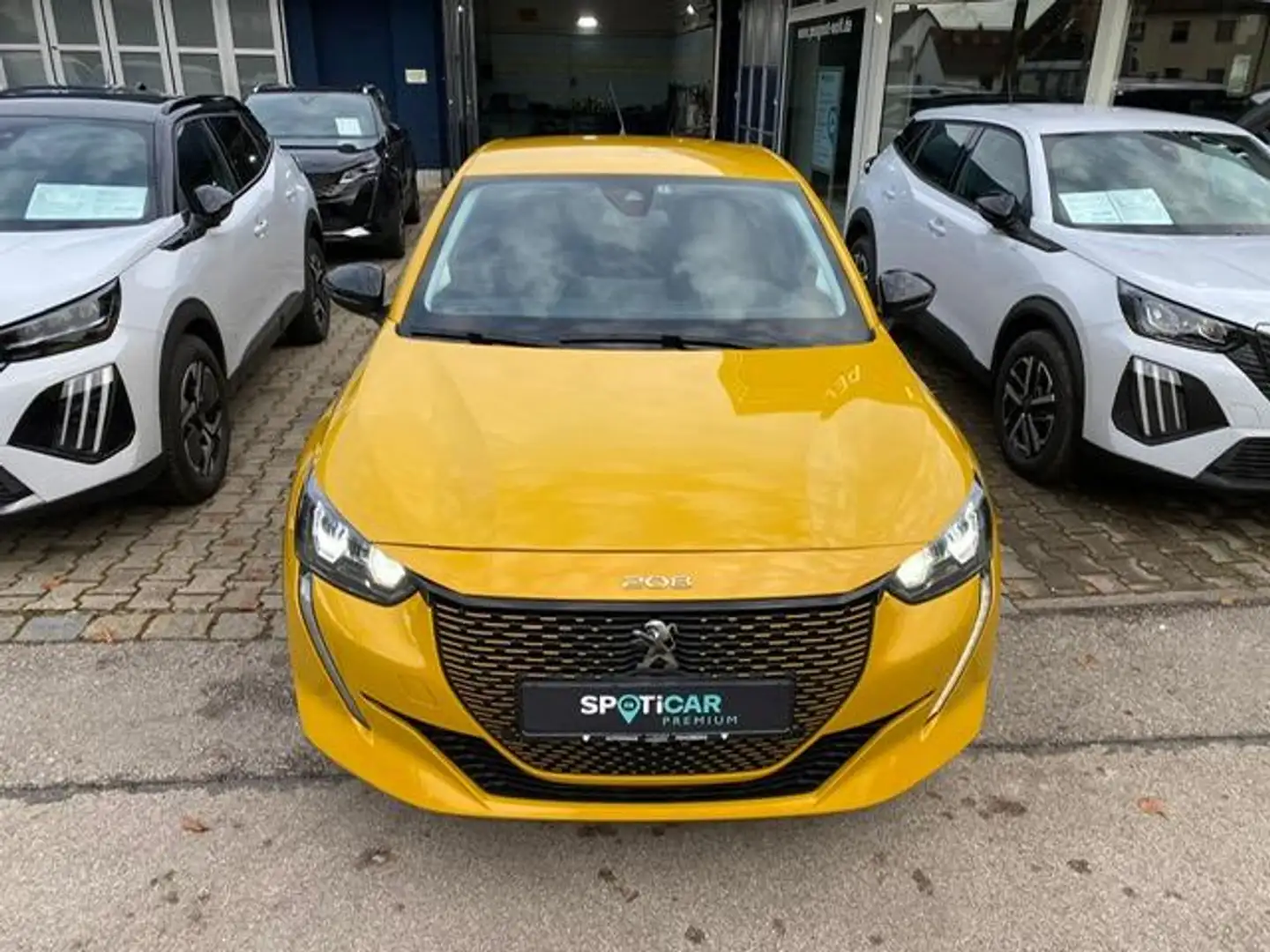 Peugeot 208 e- Allure Elektromotor 136 Jaune - 2