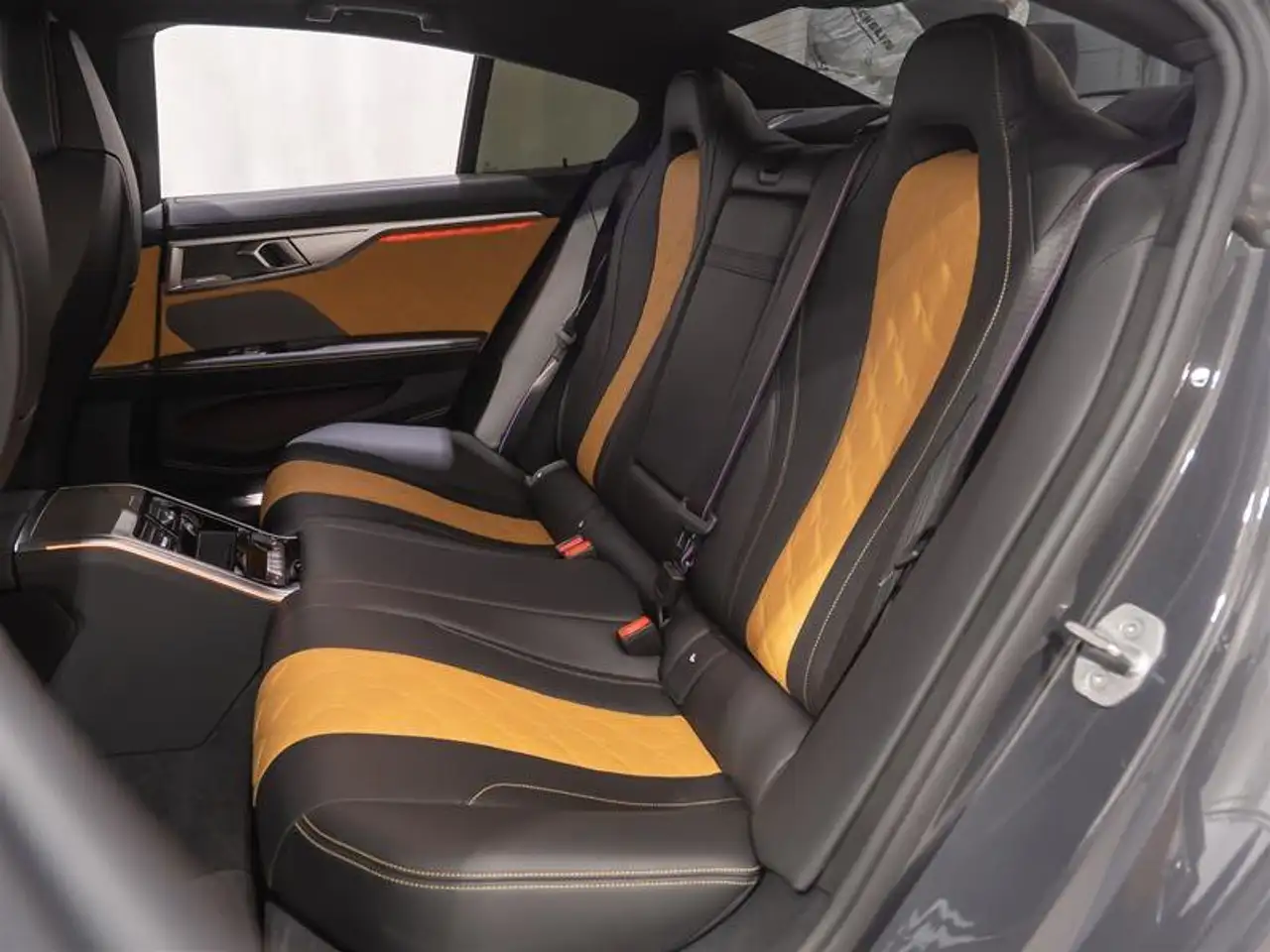 BMW M8 снимка BMW M8