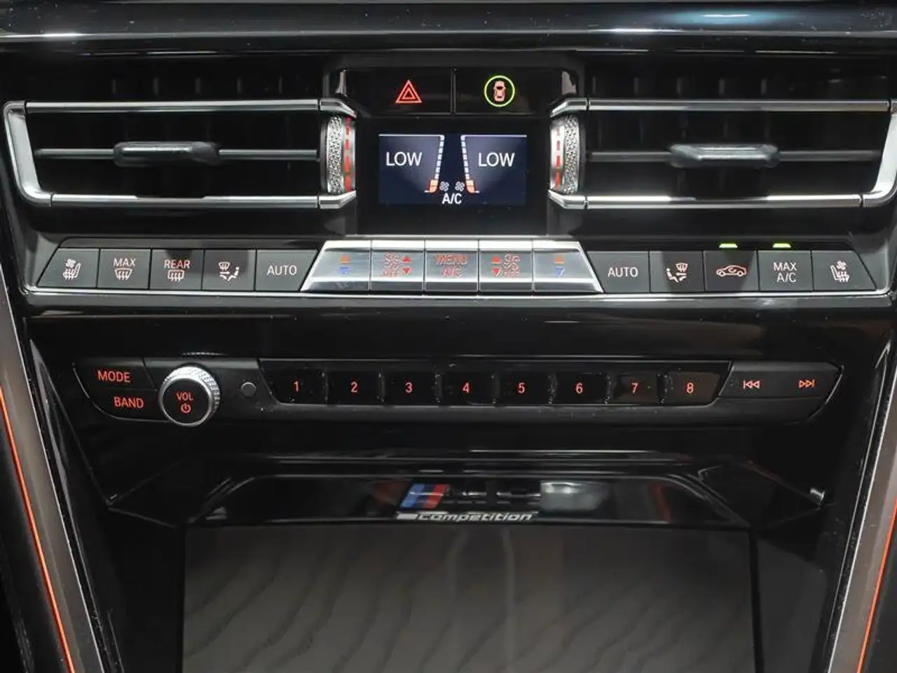 BMW M8 снимка BMW M8