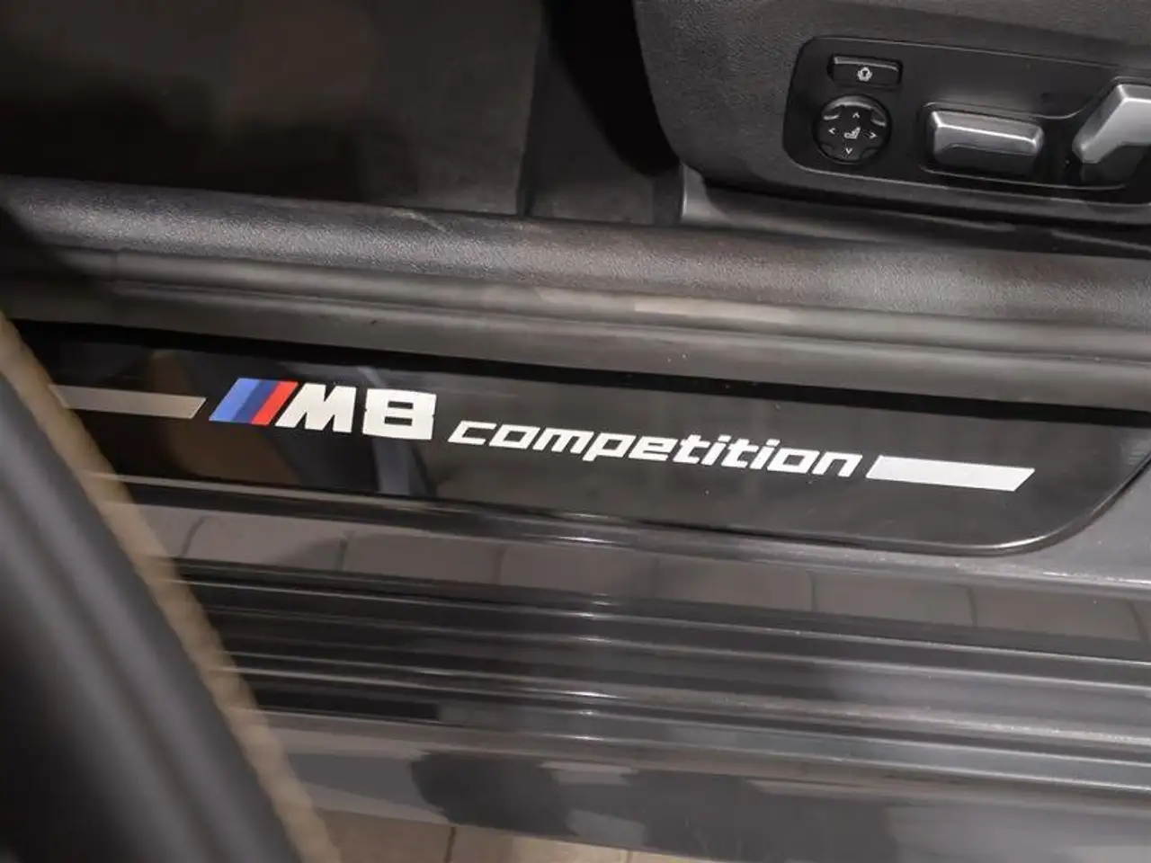 BMW M8 снимка BMW M8