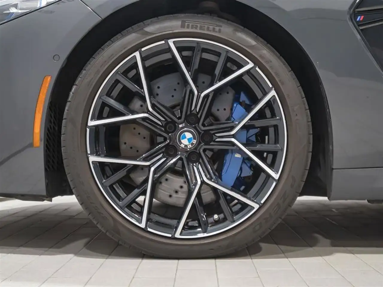 BMW M8 снимка BMW M8