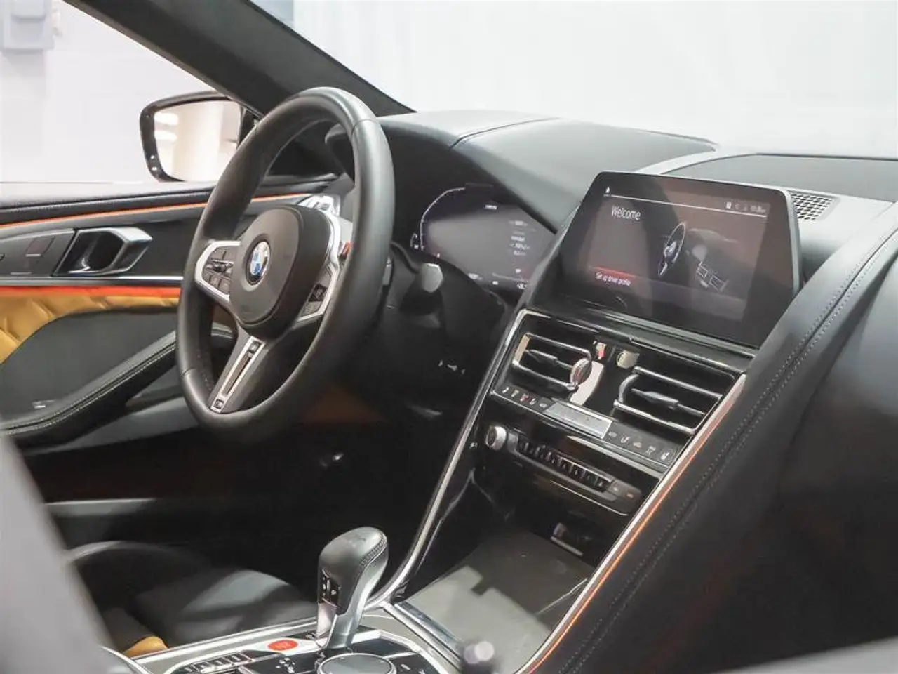 BMW M8 снимка BMW M8