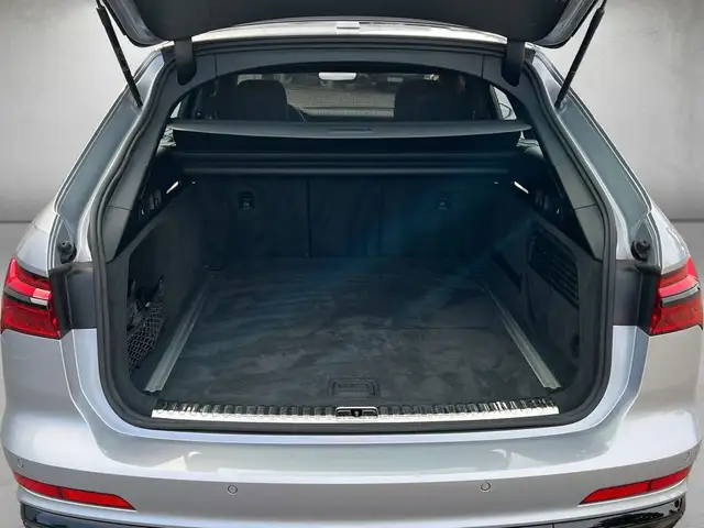 Audi S6 view 5