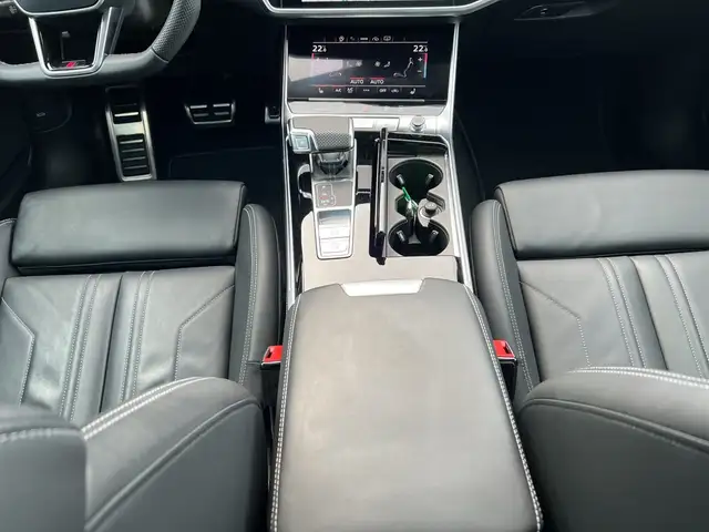 Audi S6 view 9