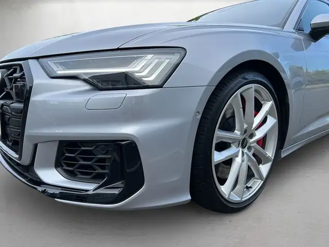 Audi S6 view 4