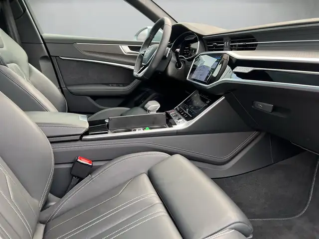 Audi S6 view 13