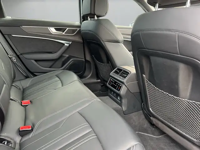 Audi S6 view 12