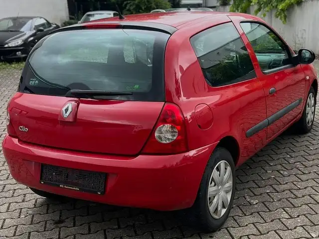 Renault Clio view 9