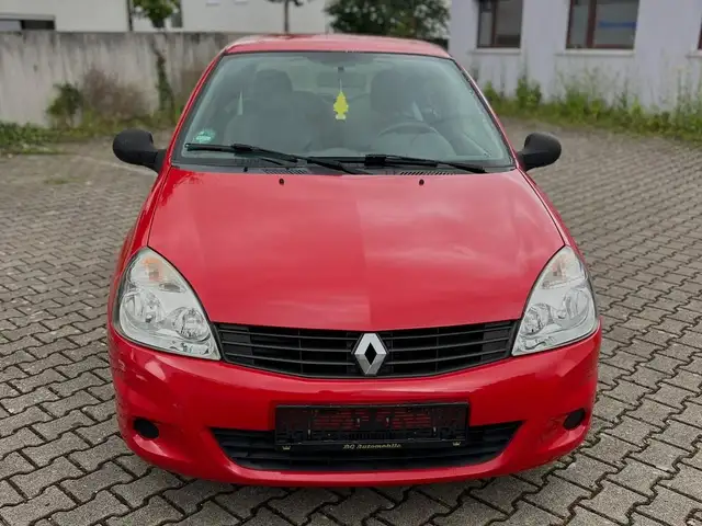 Renault Clio view 2