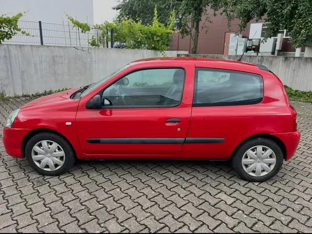 Renault Clio view 3