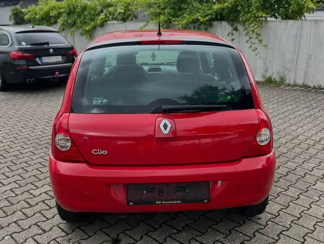 Renault Clio view 8