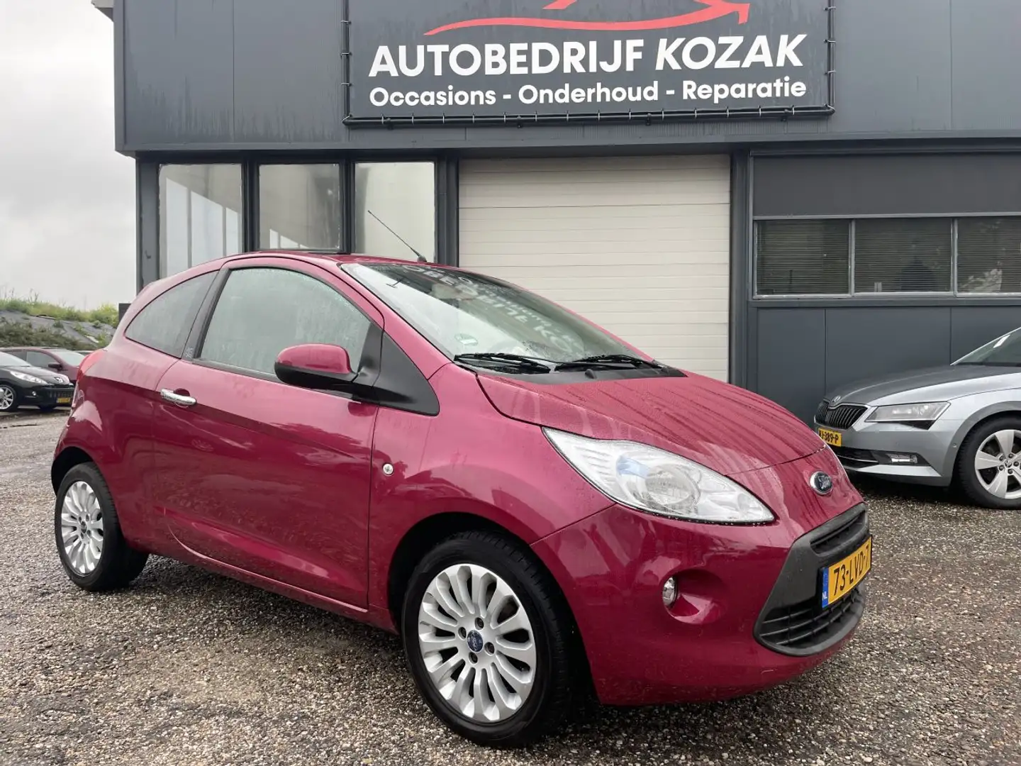 Ford Ka/Ka+ 1.2 Titanium X AIRCO PANORAMADAK NIEUWE APK Paars - 1