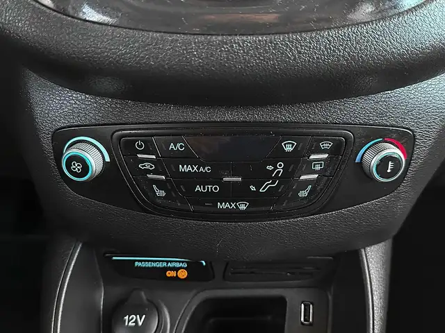 Ford Tourneo Courier view 12