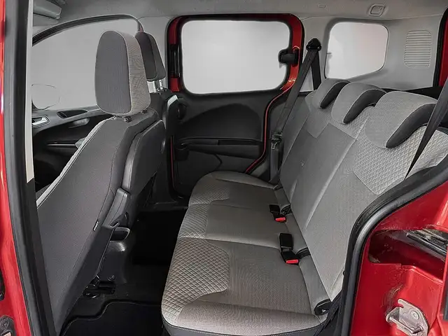 Ford Tourneo Courier view 11