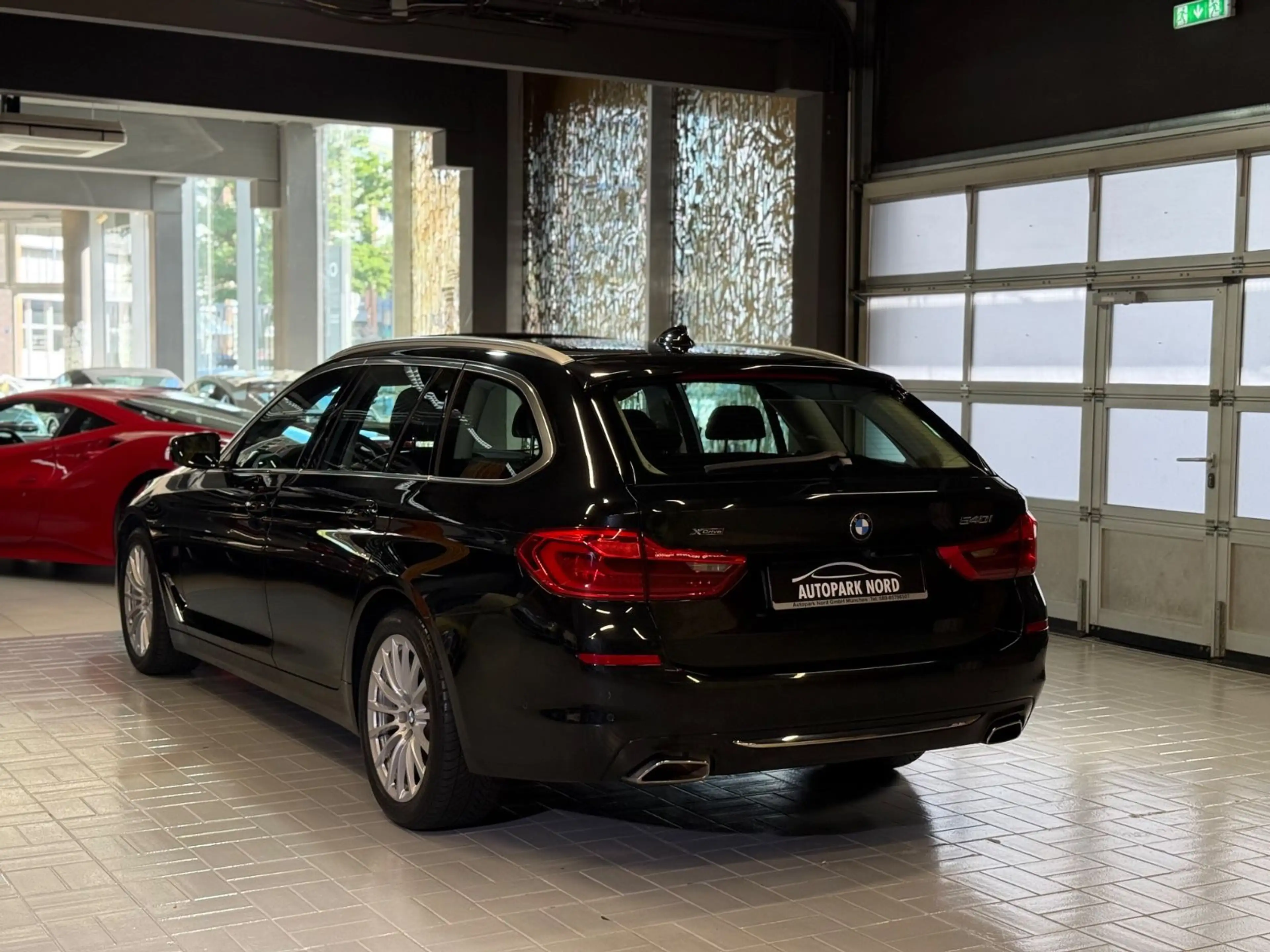 BMW 540 i Touring xDrive Luxury Line LED~HUD~PANO~ACC — photo 5