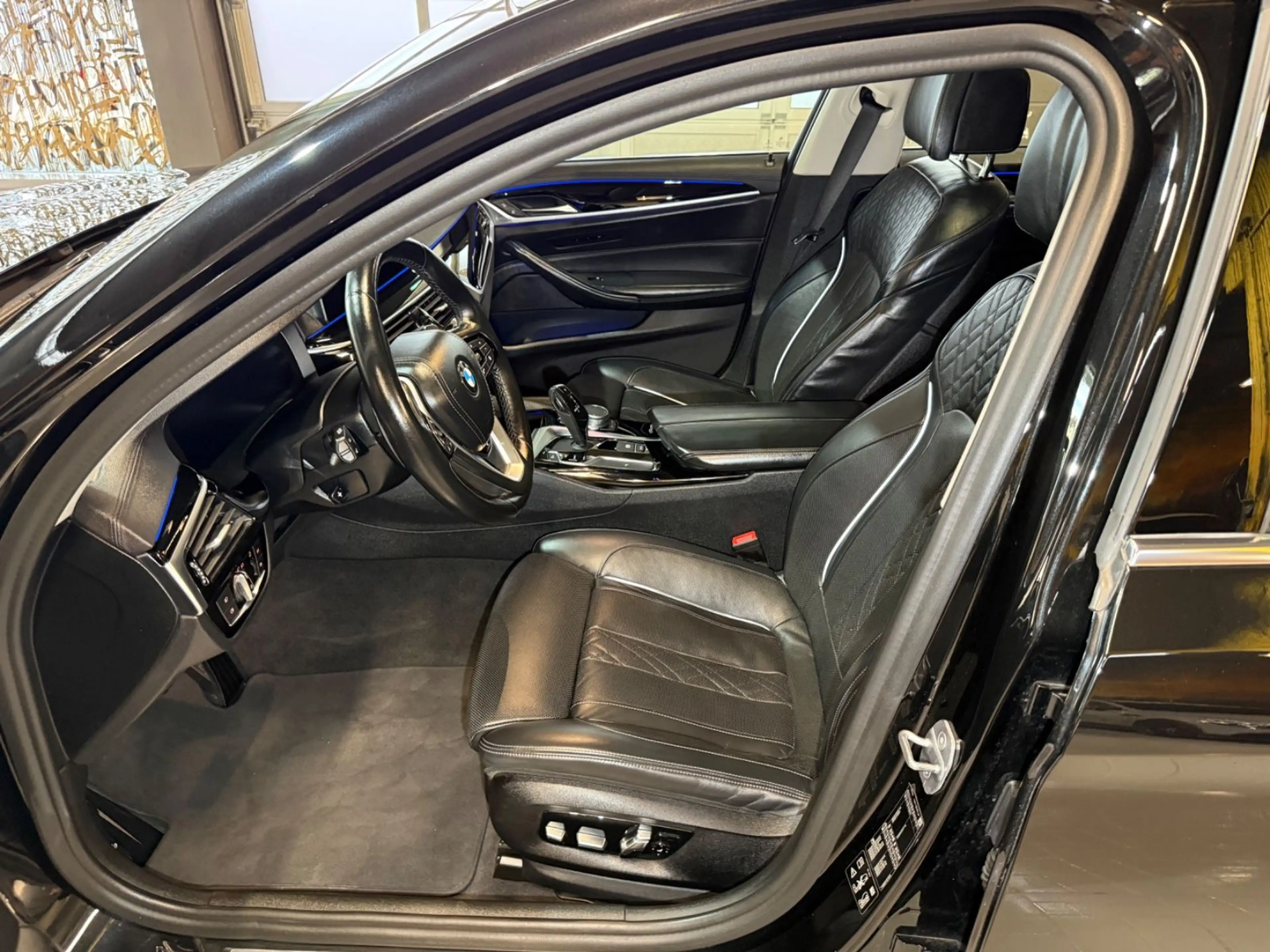 BMW 540 i Touring xDrive Luxury Line LED~HUD~PANO~ACC — photo 12