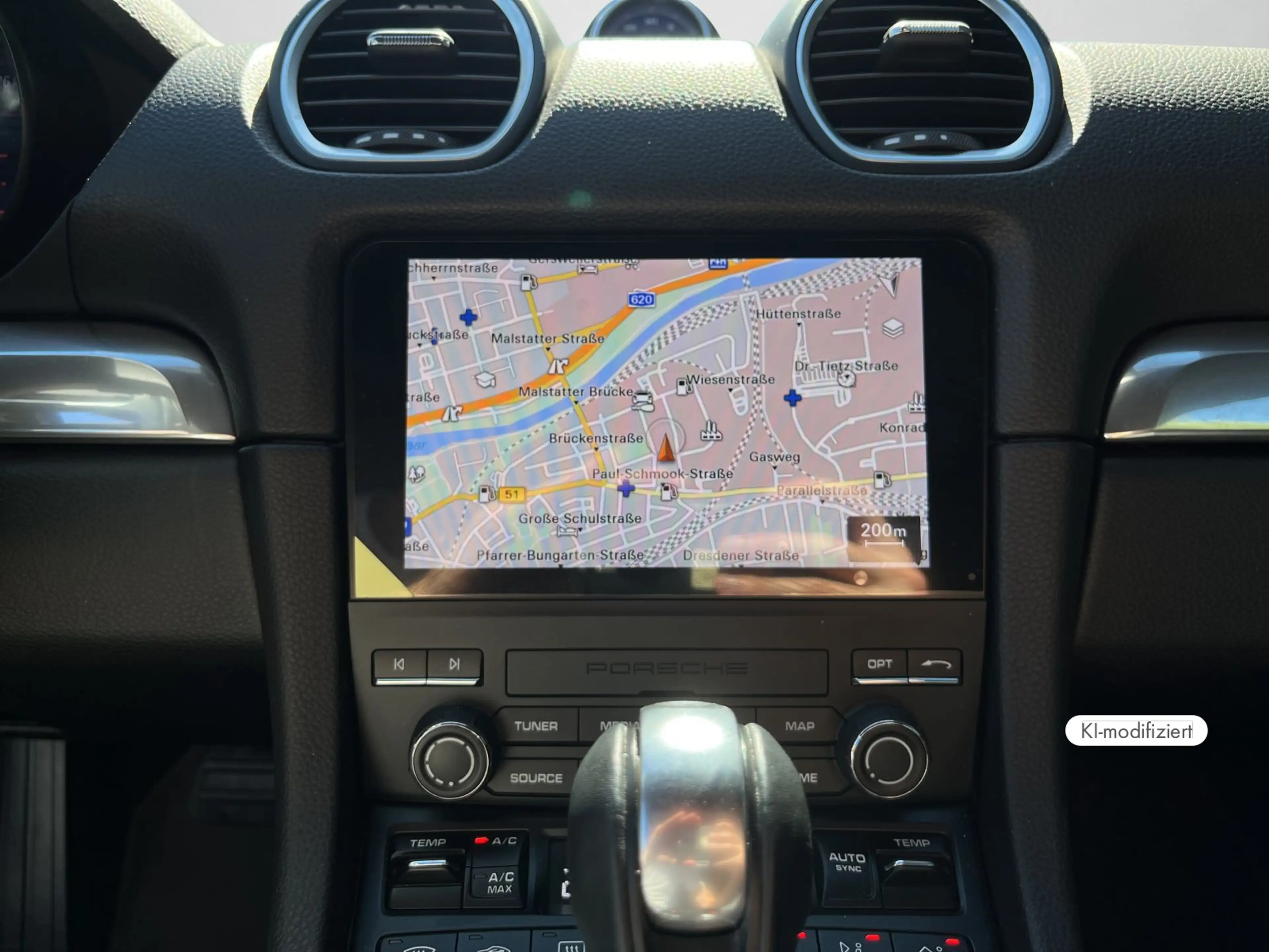 Porsche Cayman 718 — photo 15