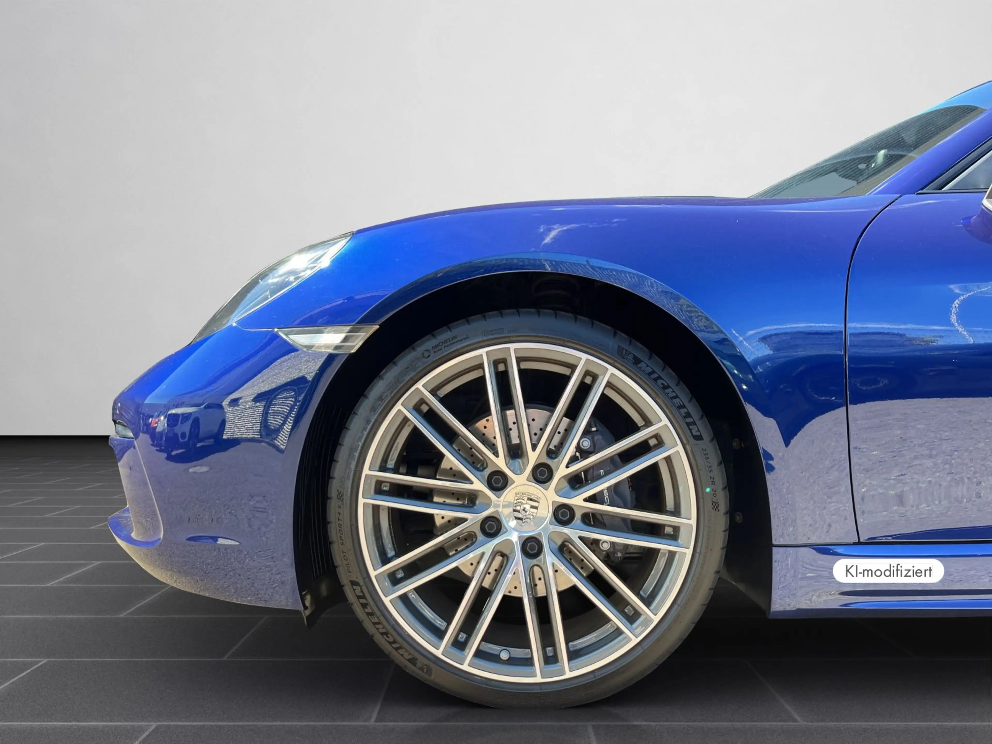 Porsche Cayman 718 — photo 8