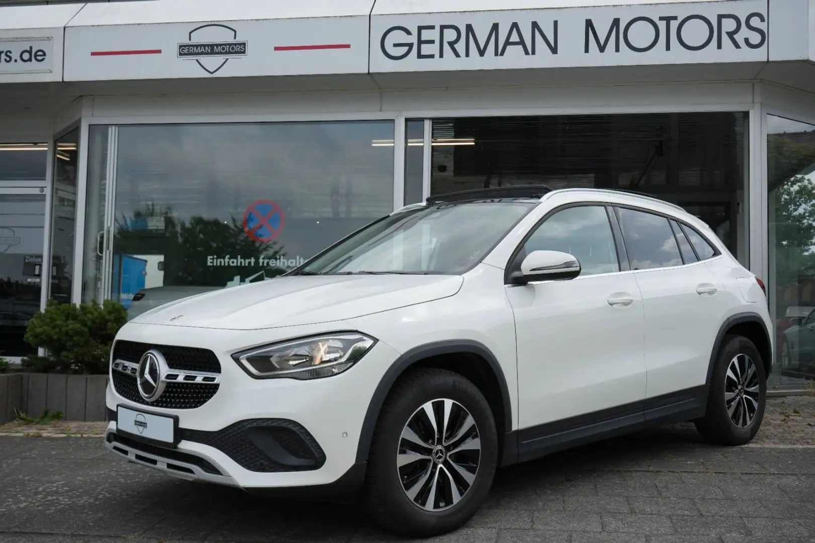 Mercedes-Benz GLA 200 d Style *PANORAMA|KAMERA|APPLE CARPLAY* Weiß - 1
