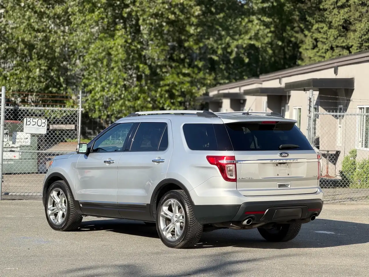 Ford Explorer снимка Ford Explorer