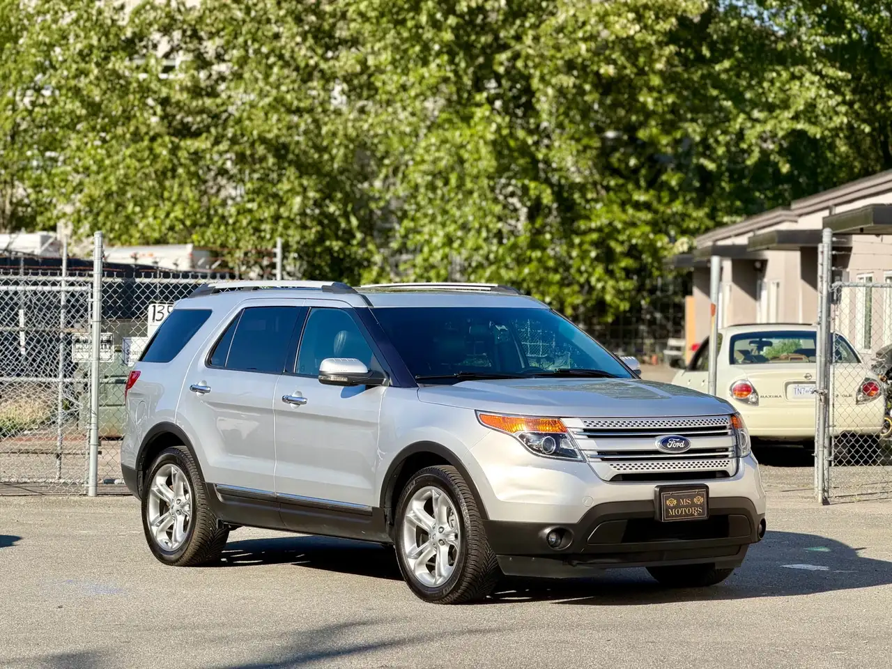 Ford Explorer снимка Ford Explorer