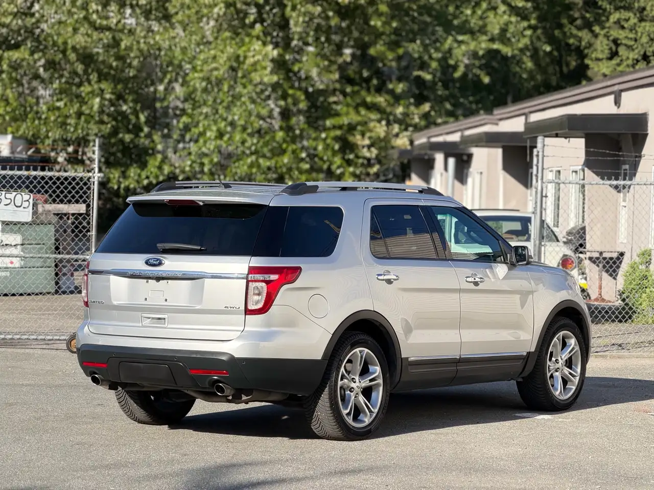 Ford Explorer снимка Ford Explorer
