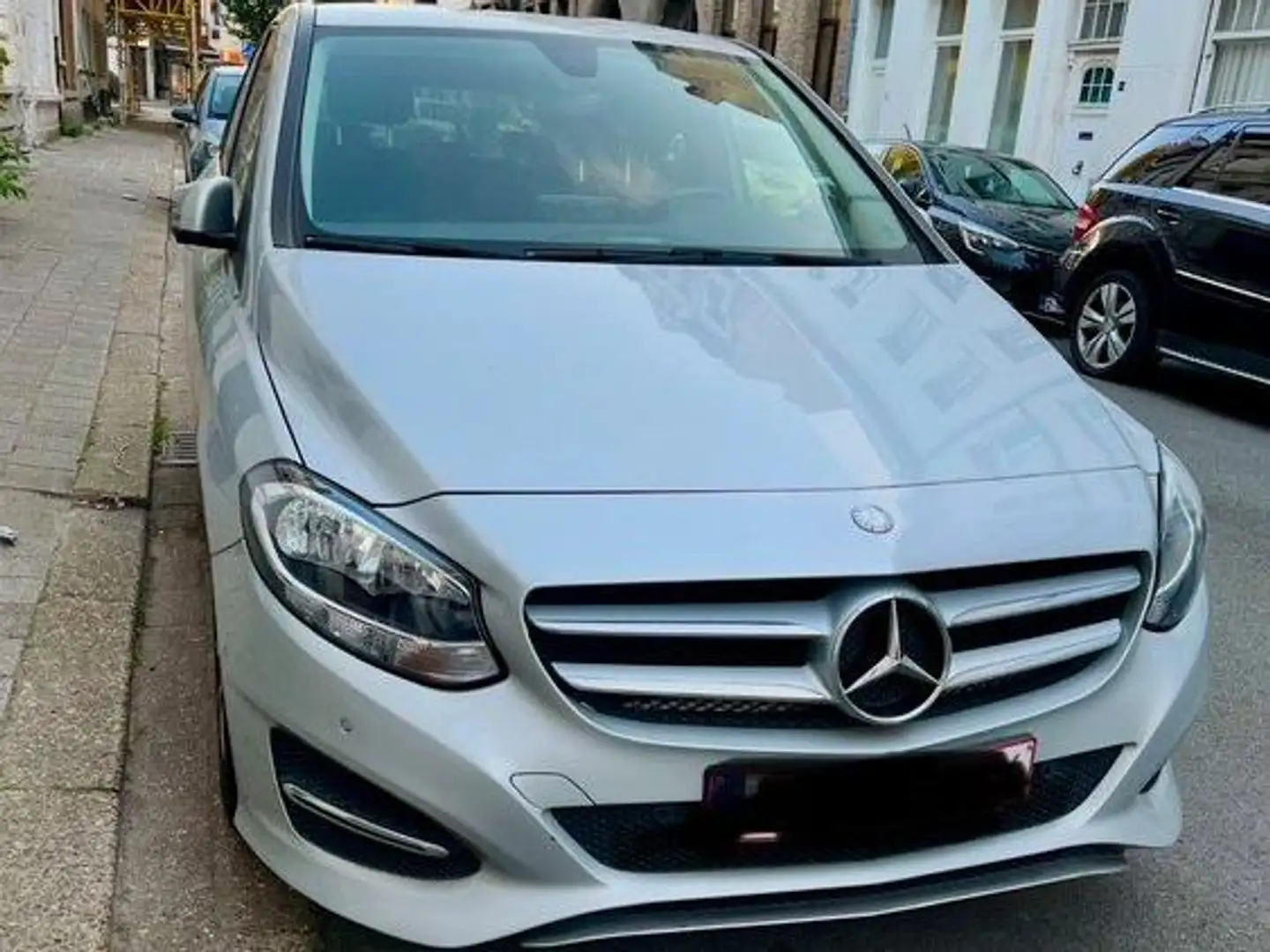Mercedes-Benz B 180 B 180 Gris - 1
