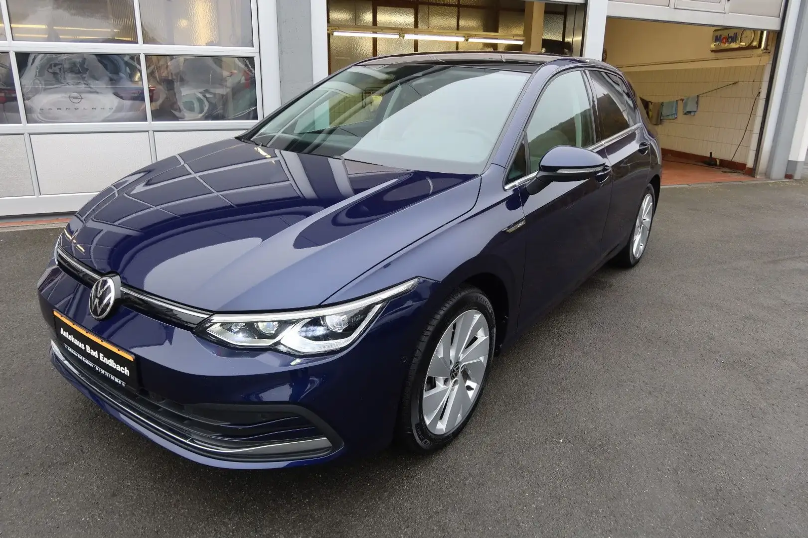 Volkswagen Golf VIII Lim. Style eTSI Azul - 1