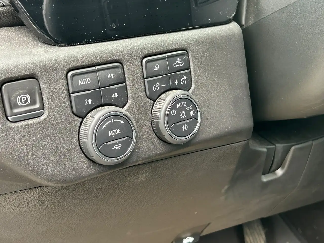 Chevrolet Silverado 1500 photo Chevrolet Silverado 1500