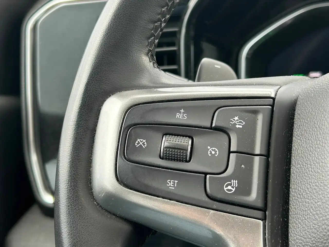 Chevrolet Silverado 1500 photo Chevrolet Silverado 1500