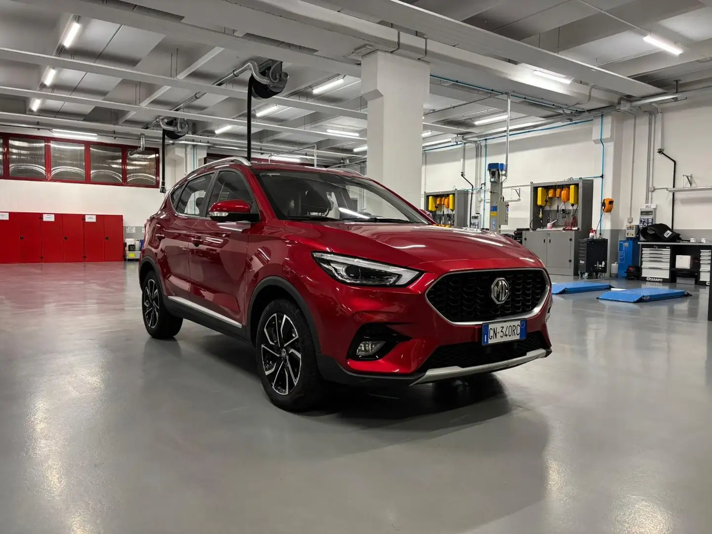 MG ZS 1.0 Luxury Rojo - 1