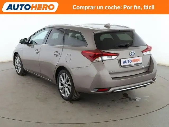 Toyota Auris view 4