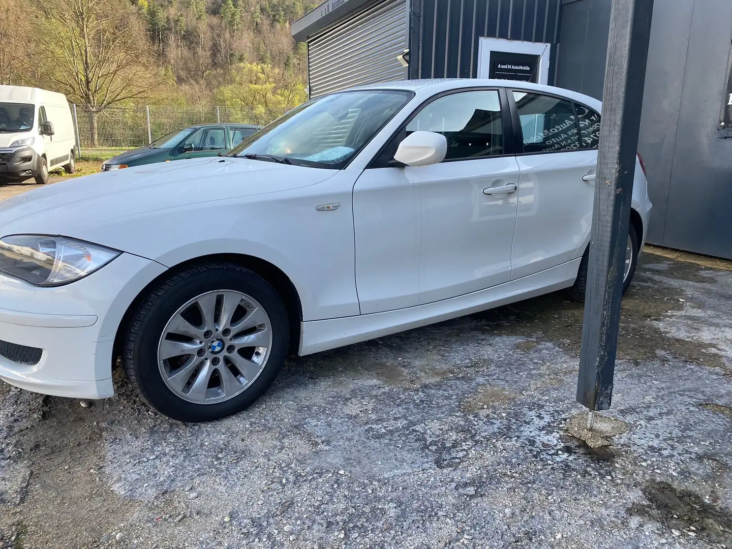 BMW 116 i 5-Türig Klima Alu S&S Sitzheizung Weiß - 2