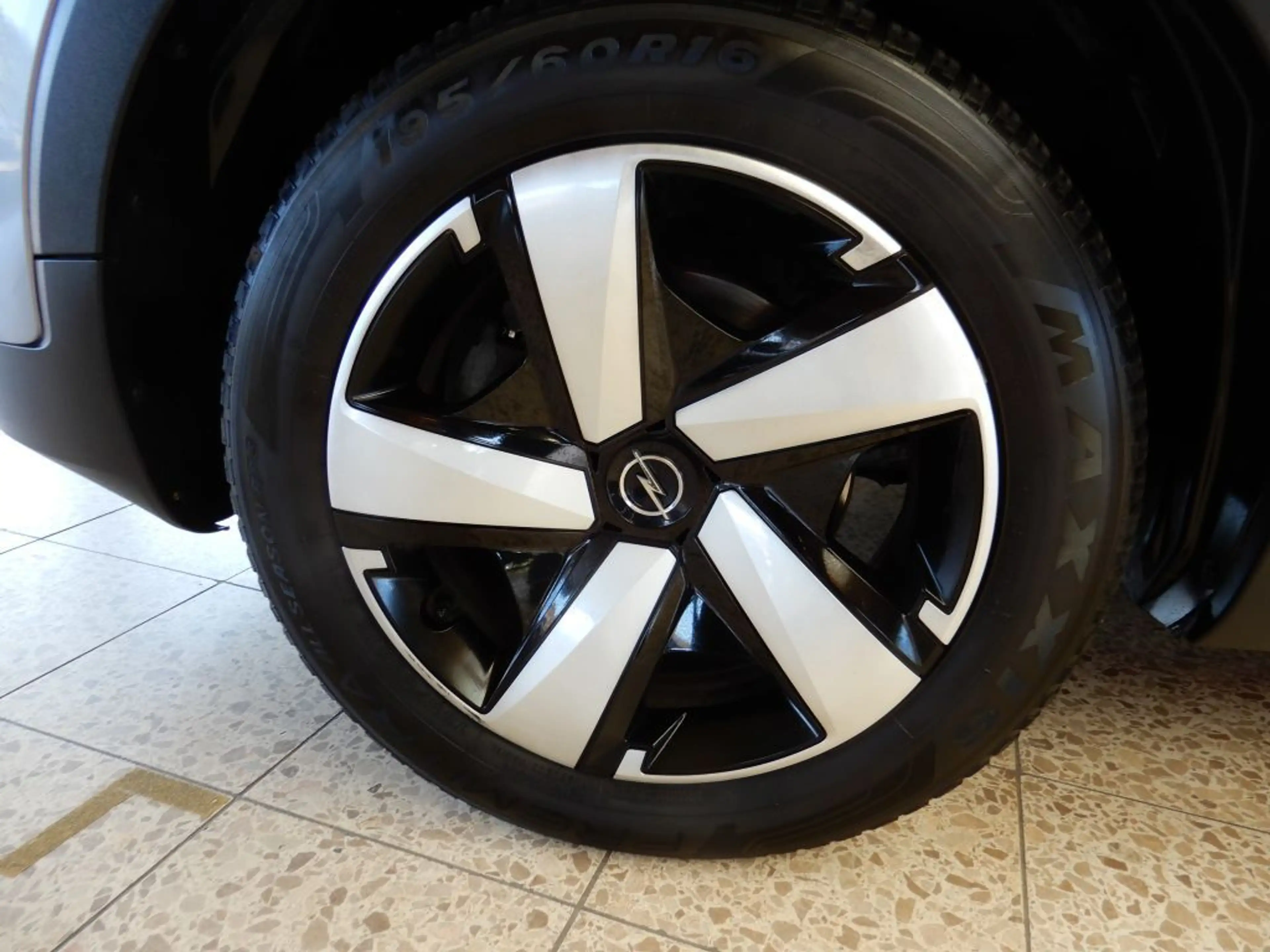 Opel Crossland X Crossland 1.2 Edition,AHK, Sitz.-& Lenkradhzg, — photo 9