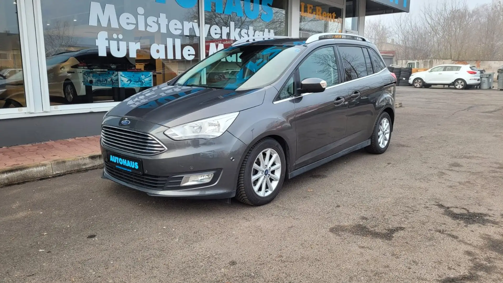 Ford Grand C-Max 1,5 Titanium Automatik *Navi*SHZ*PDC Gris - 1