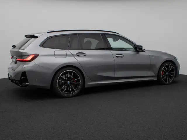BMW 3 Series view 6