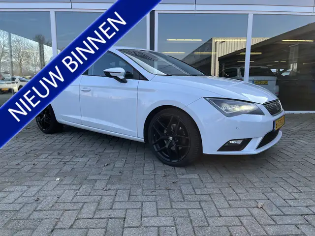 SEAT Leon 1.6 TDI Limited Edition III 18inch / Trekhaak / Pd