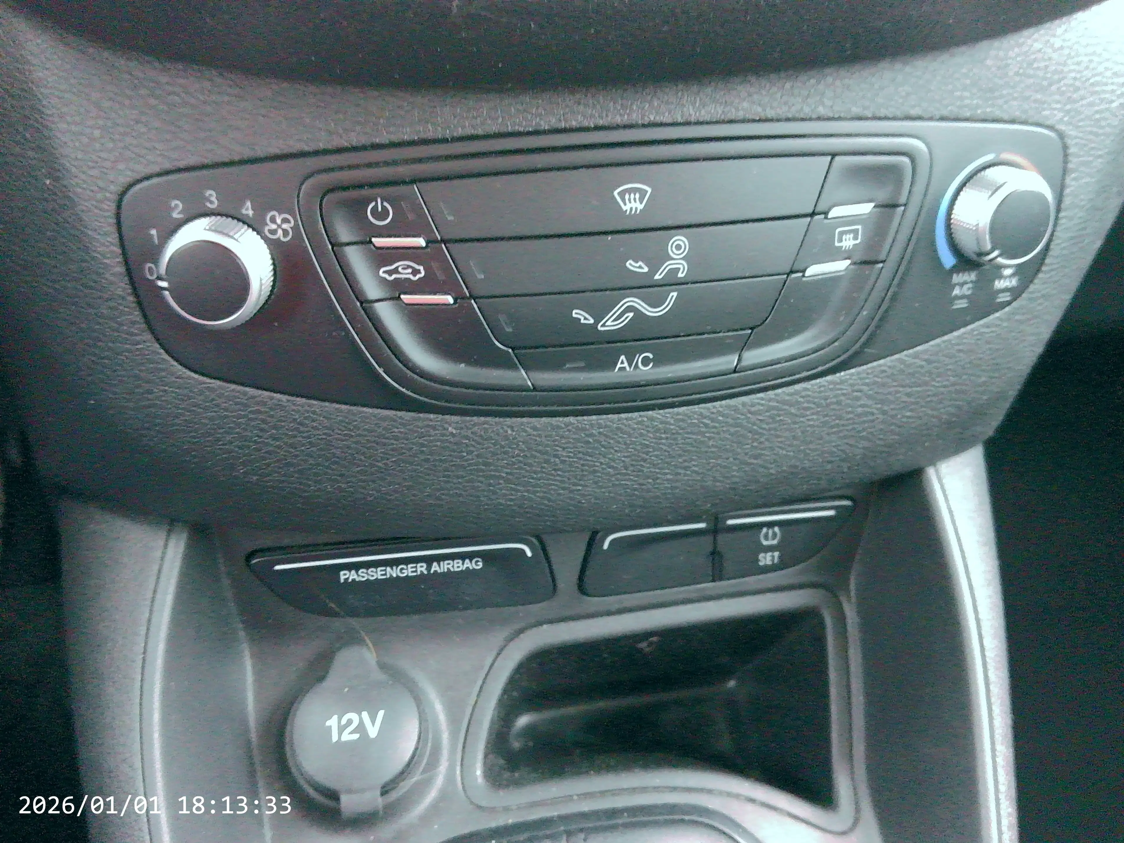 Ford Tourneo Courier Trend — photo 12