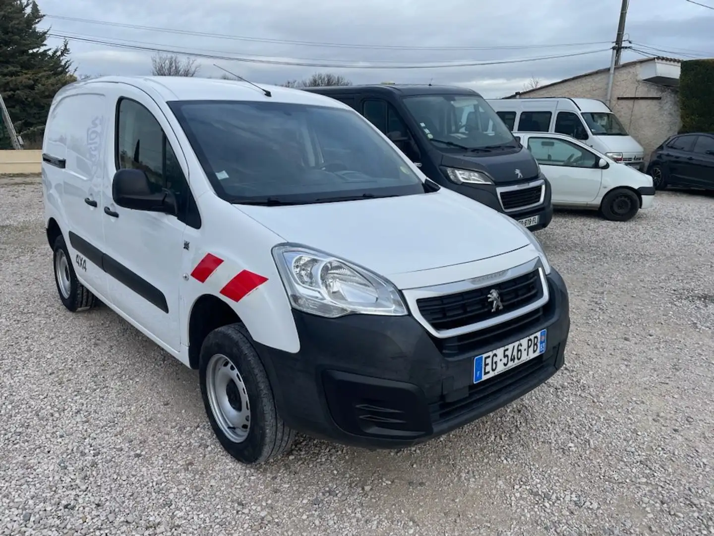 Peugeot Partner FOURGON BLUEHDI 100 DANGELV 4X4 Blanco - 2