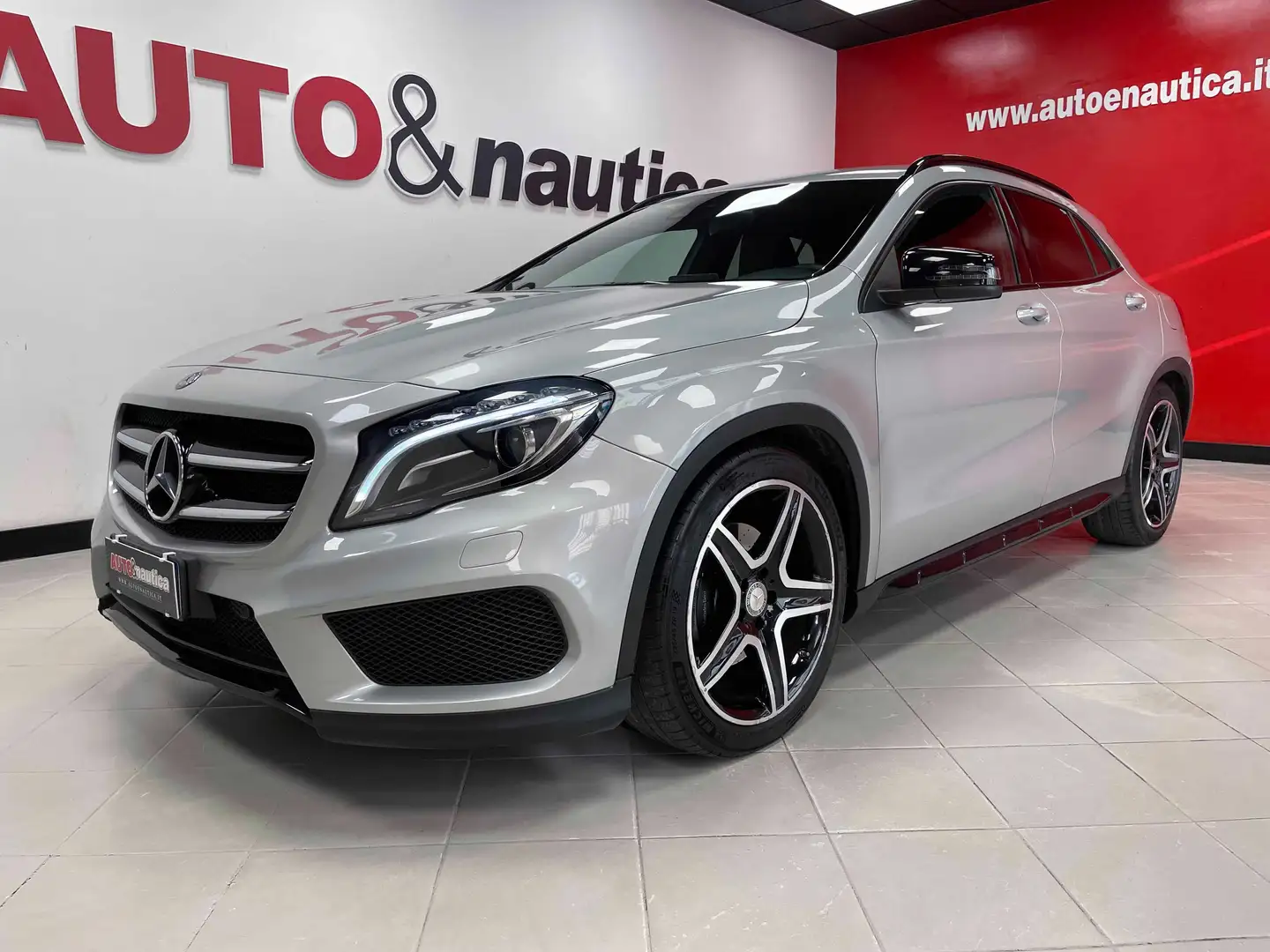 Mercedes-Benz GLA 220 D SPORT 4MATIC 177CV AUTO Silber - 1