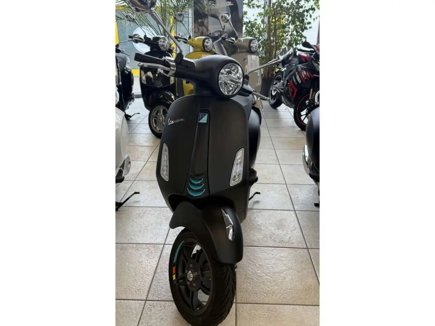 Vespa Primavera 125 S Geel - 2