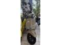 Vespa Primavera 125 S Geel - thumbnail 3