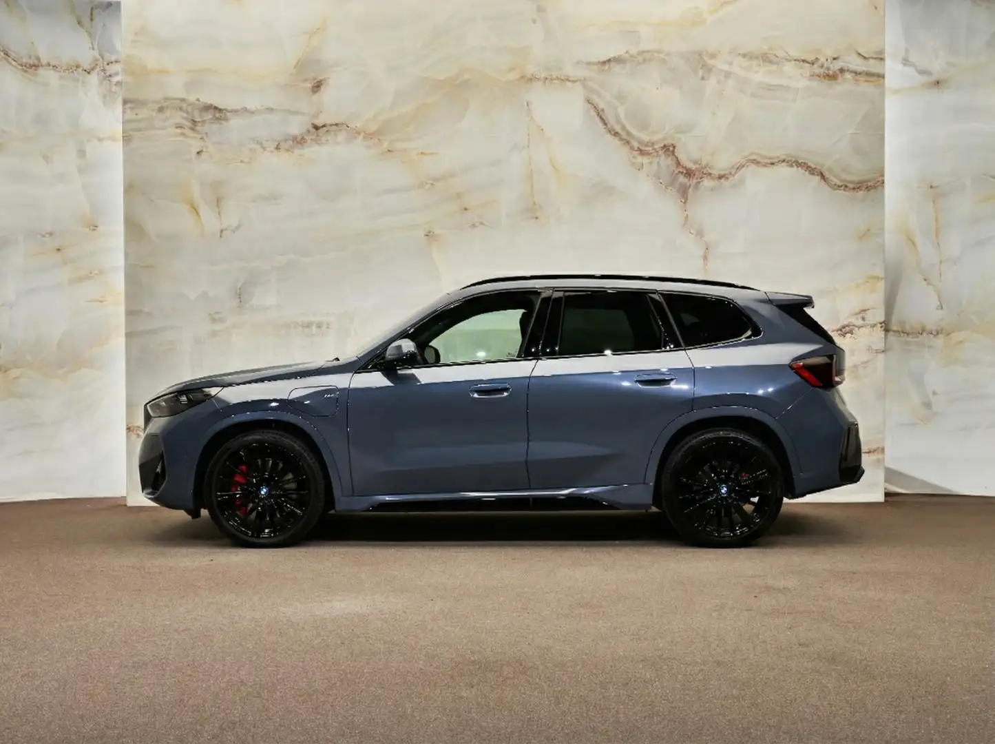 BMW X1 xDrive30e M Sport Pro, M stoelen, pano, tr.haak, H Grau - 2