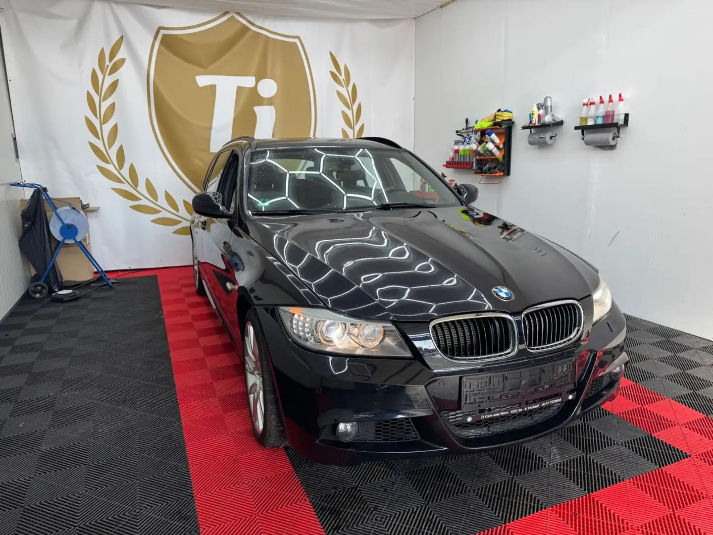 BMW 335 *Touring*335i*N55*xDrive*NAVI*LCI*STZGH*M-Paket* Noir - 2