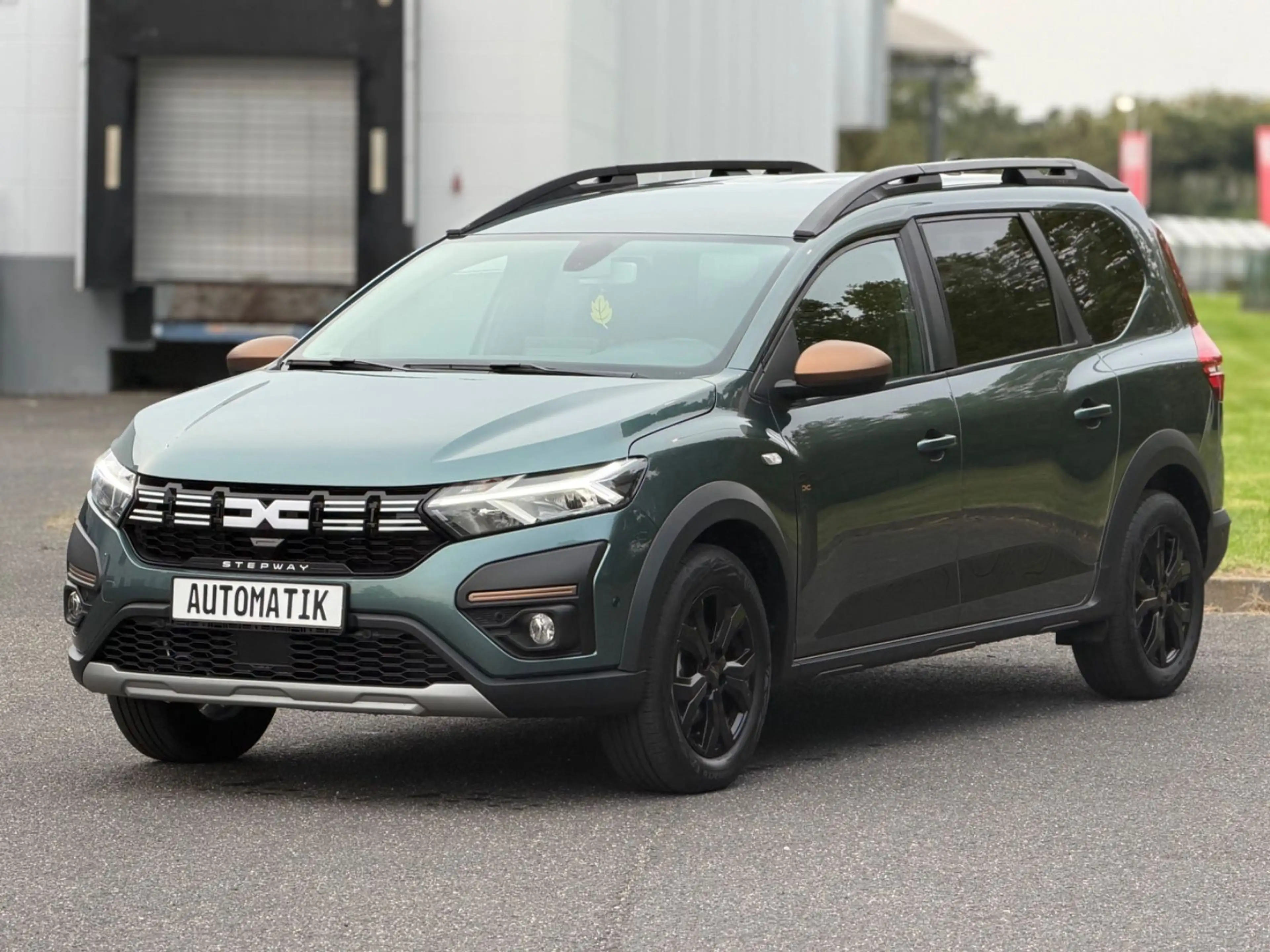 Dacia Jogger Hybrid 140 M-M-Auto Extreme 7-Sitzer — photo 2