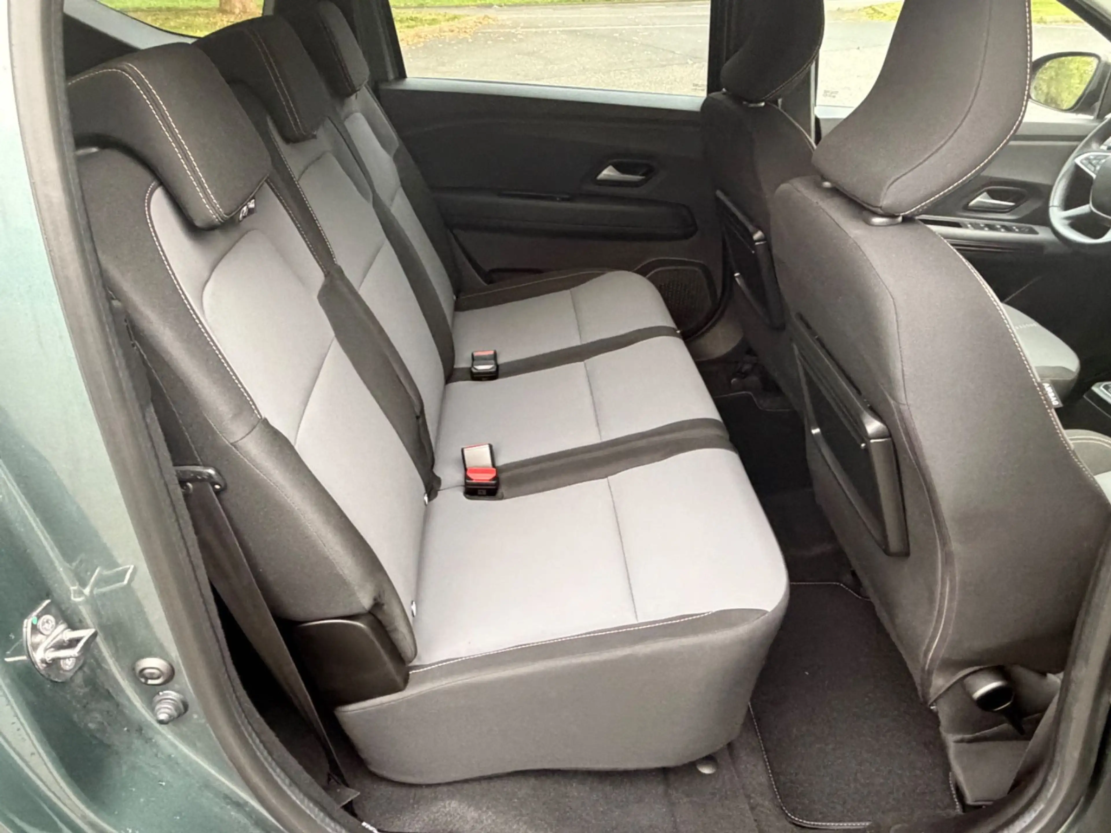 Dacia Jogger Hybrid 140 M-M-Auto Extreme 7-Sitzer — photo 9