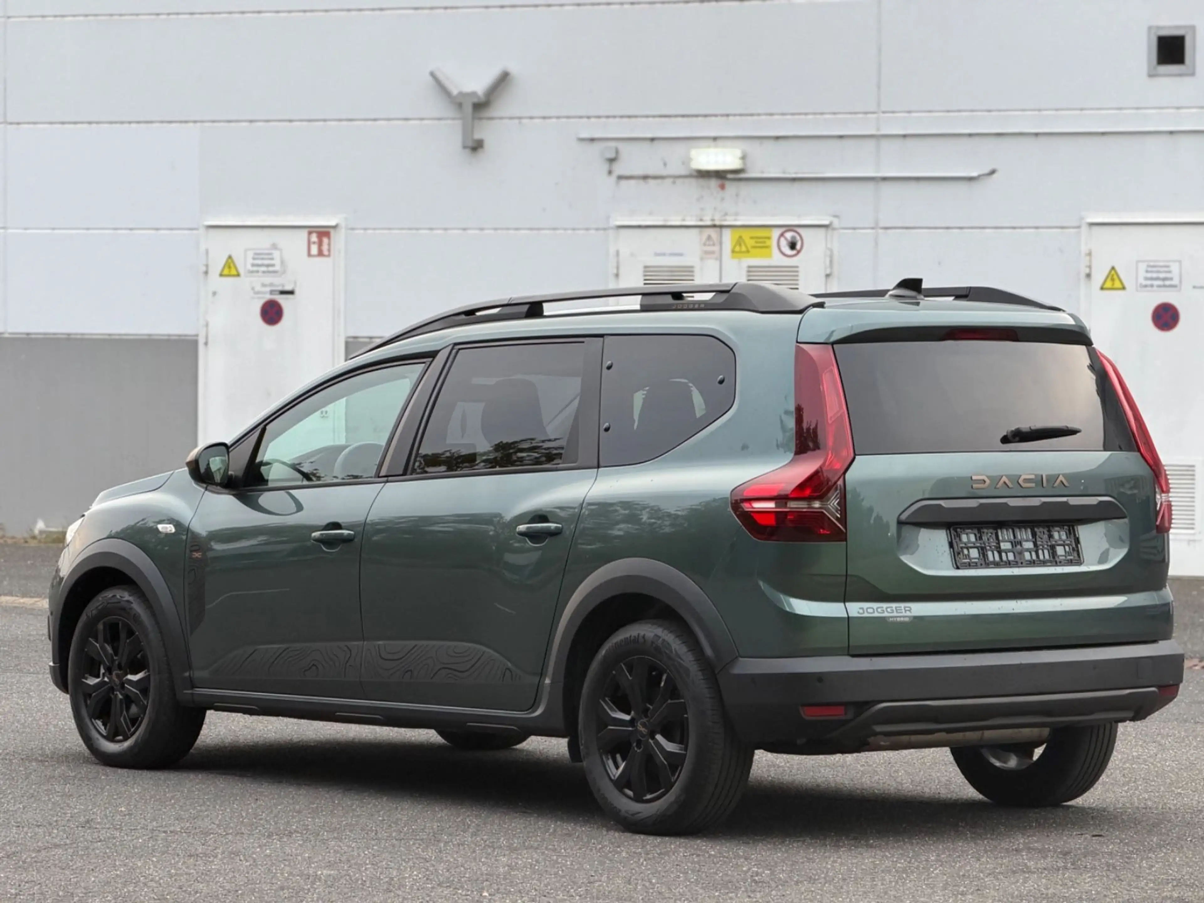Dacia Jogger Hybrid 140 M-M-Auto Extreme 7-Sitzer — photo 3