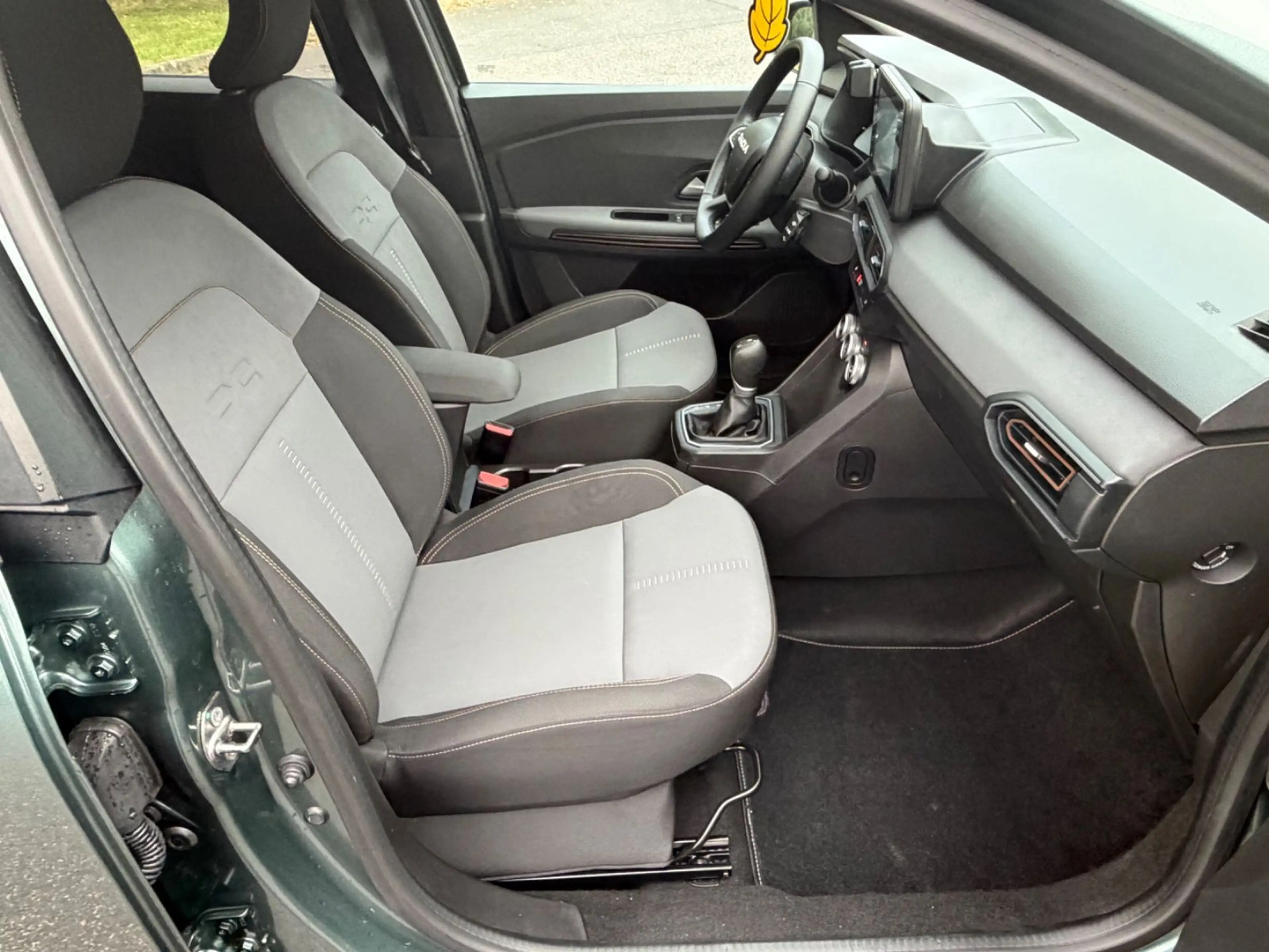 Dacia Jogger Hybrid 140 M-M-Auto Extreme 7-Sitzer — photo 6