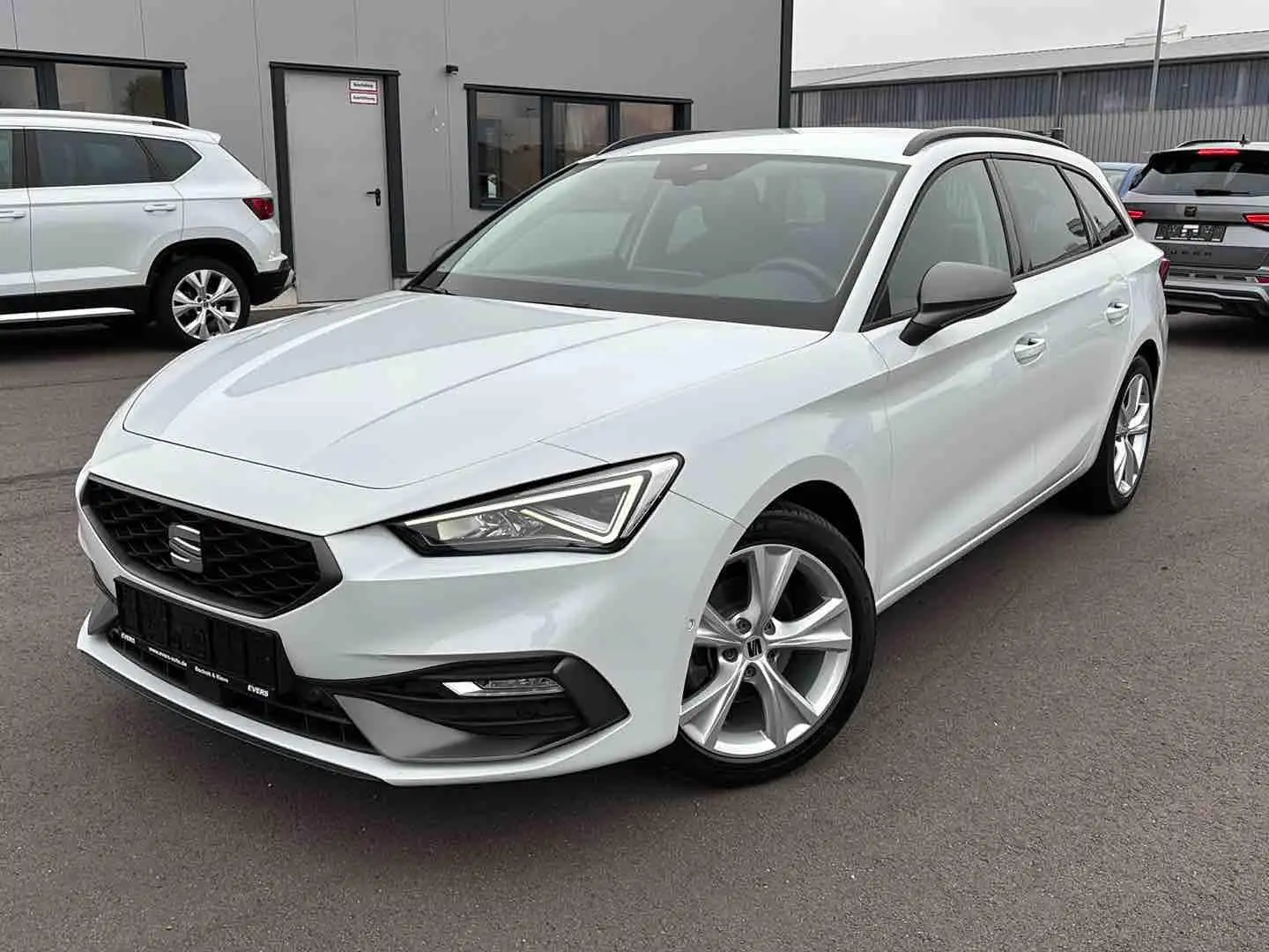 SEAT Leon SP FR 1.5 TSI NAVI LED BEATS TOW. SITZH. Weiß - 2