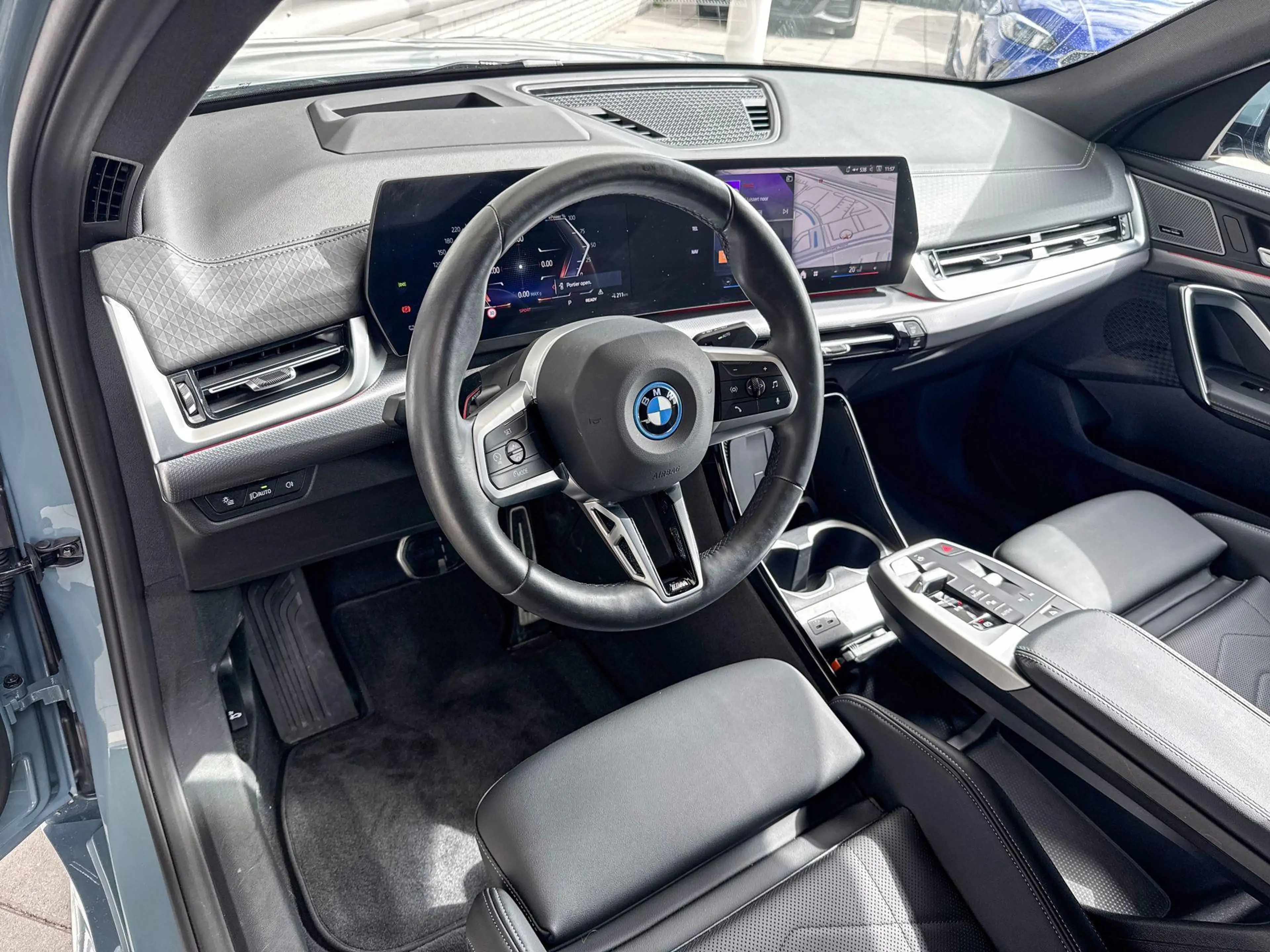 BMW iX2 eDrive20 67 kWh M Sport Edition — photo 5